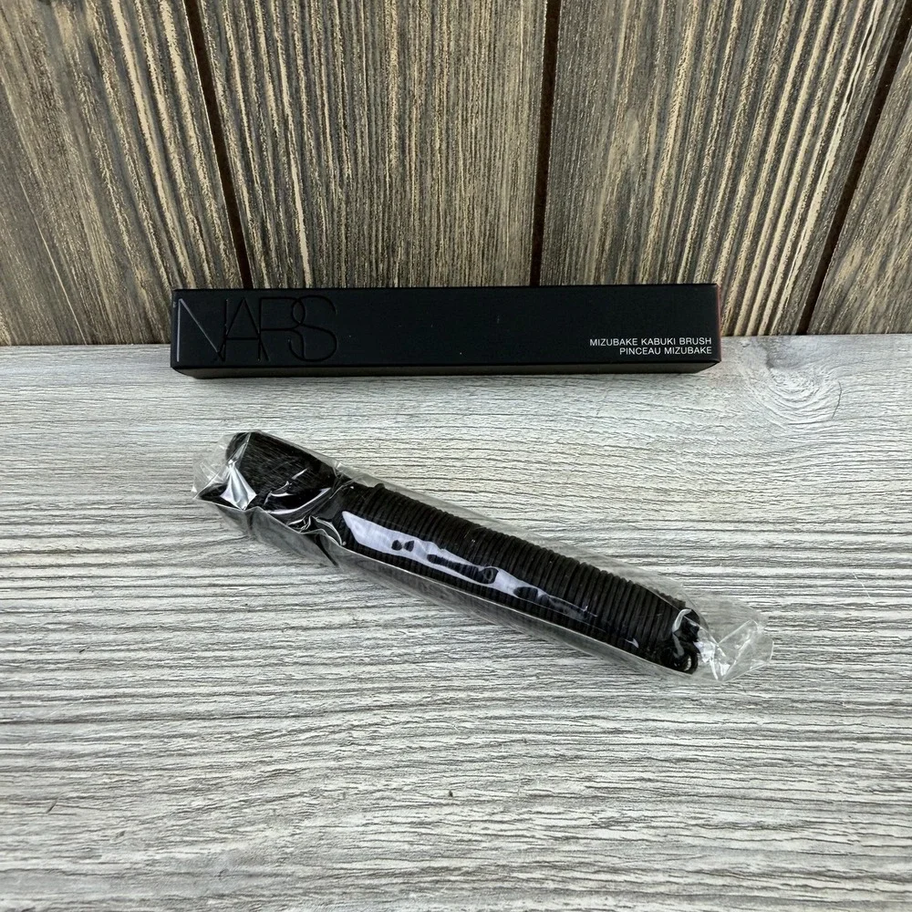 NARS MIZUBAKE KABUKI BRUSH (Contour/Sculpting Brush)  Brand new in Box